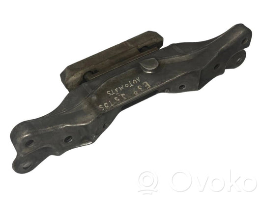 Transmission mounting bracket