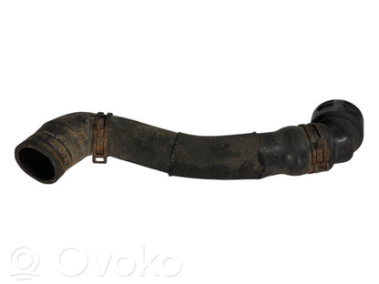 Caurulīte (-es) / šļūtene (-es)