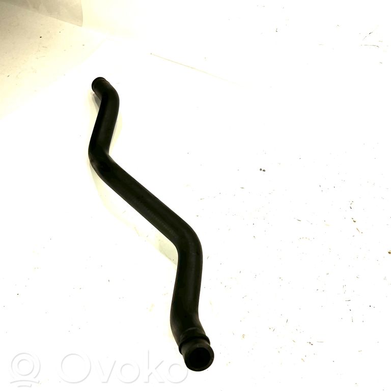 Caurulīte (-es) / šļūtene (-es)