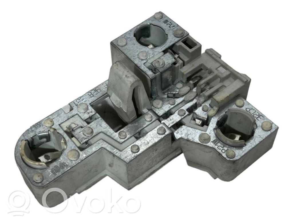 Rear lamp cover holder