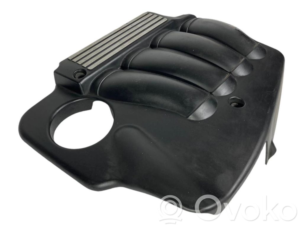 Dzinēja pārsegs (dekoratīva apdare)