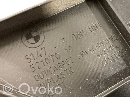 Side decorative trim panel