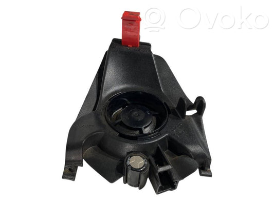 Skaļrunis (-i) priekšējās durvīs