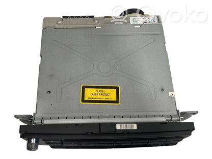 Radio / CD/DVD atskaņotājs / navigācija