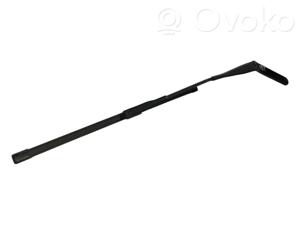 Priekšējā loga tīrītāja kājiņa