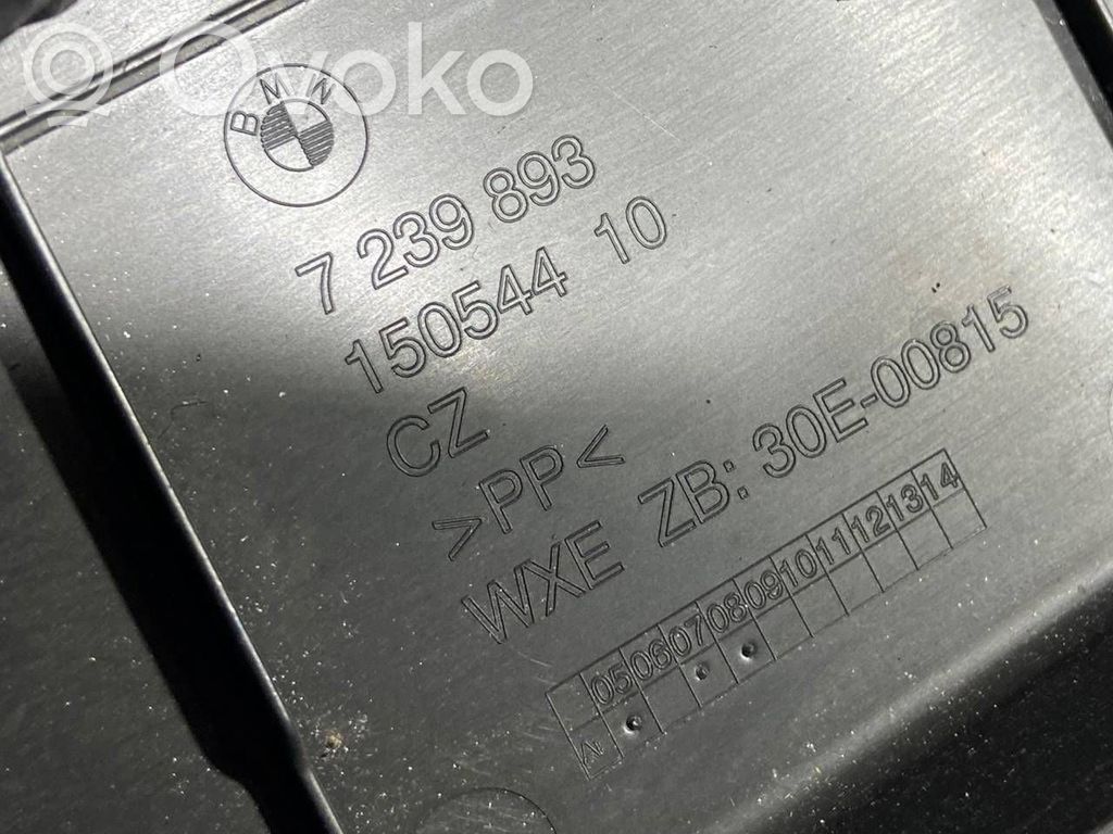 Augšējā dekoratīvā apdare (pie loga)