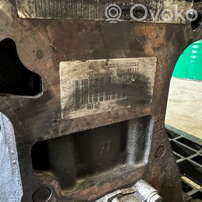 Блокировать