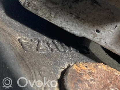 Stūresrata ass krustsavienojums