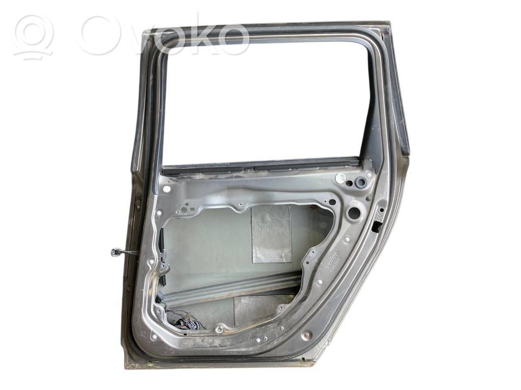 Aizmugurējās durvis