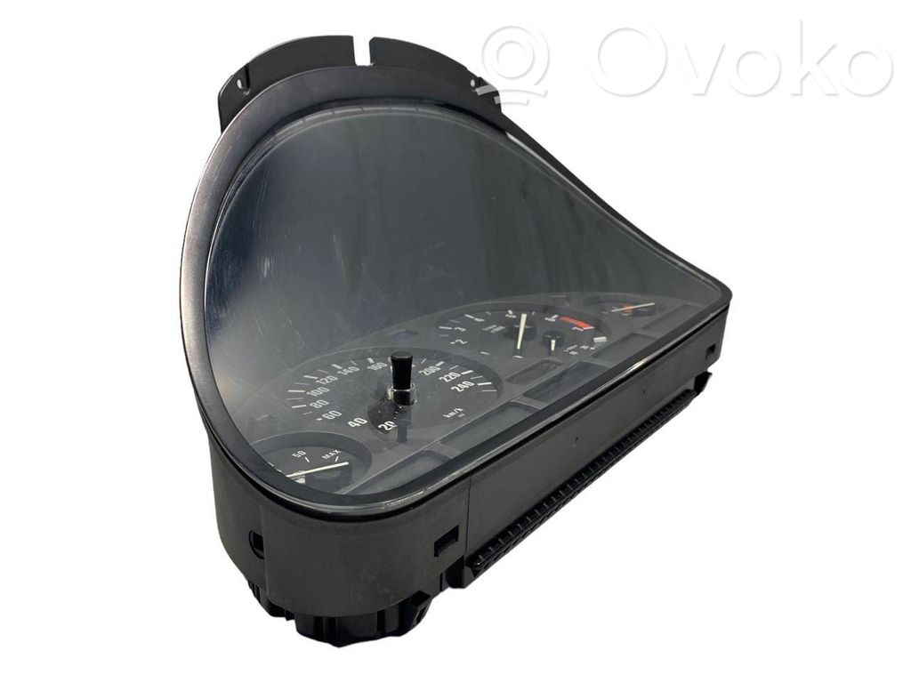 Speedometer (in the instrument panel)