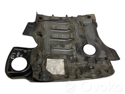 Dzinēja pārsegs (dekoratīva apdare)