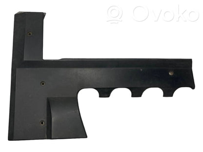 Dzinēja pārsegs (dekoratīva apdare)