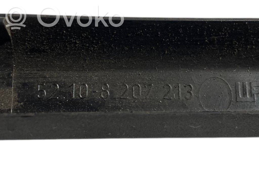 Priekšējā vadītāja sēdekļa sliedītes dekoratīvā apdare