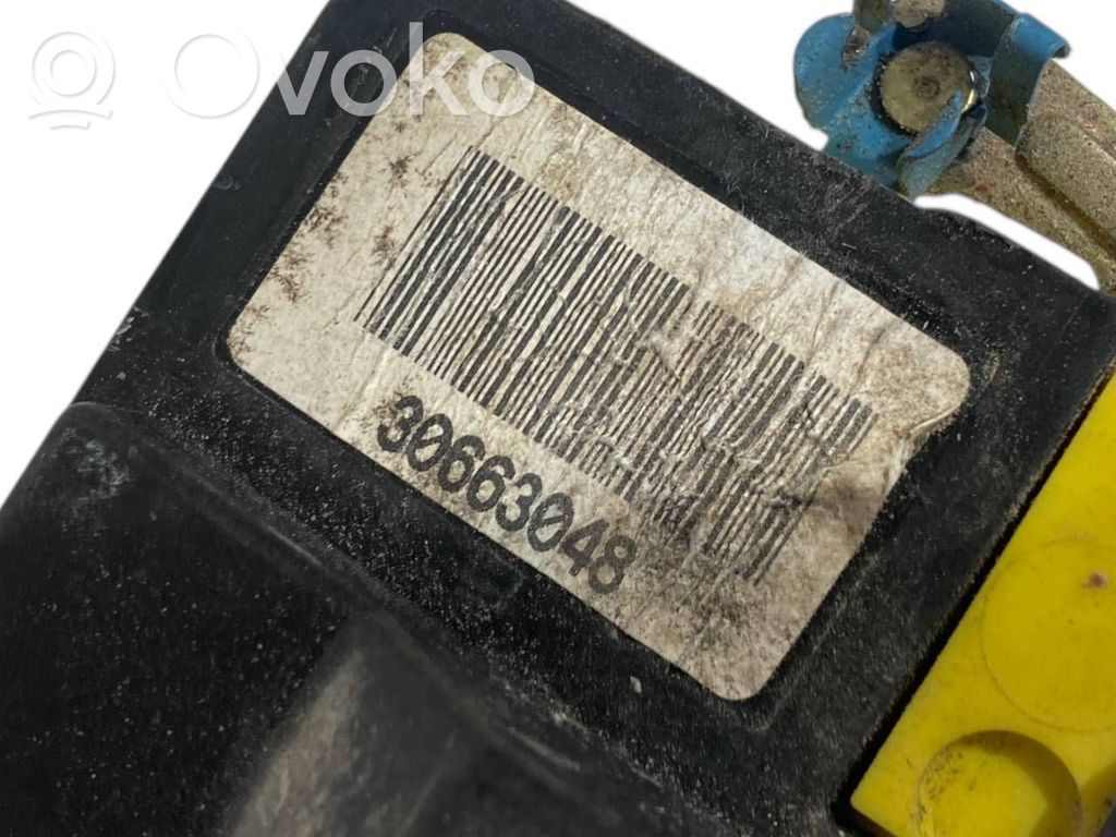 Aizmugurē slēdzene