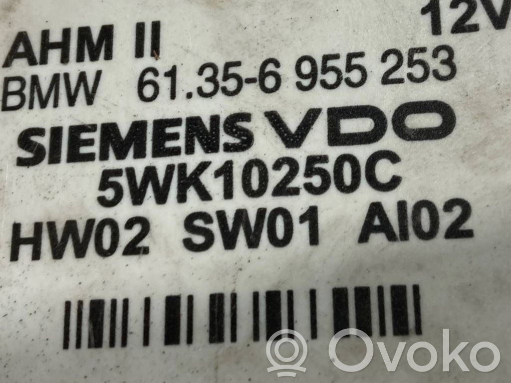 Piekabes āķa vadības bloks