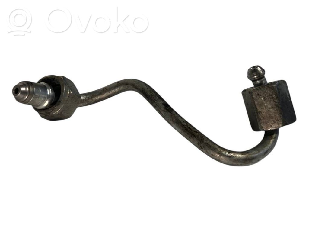 Degvielas caurulīte (-es)