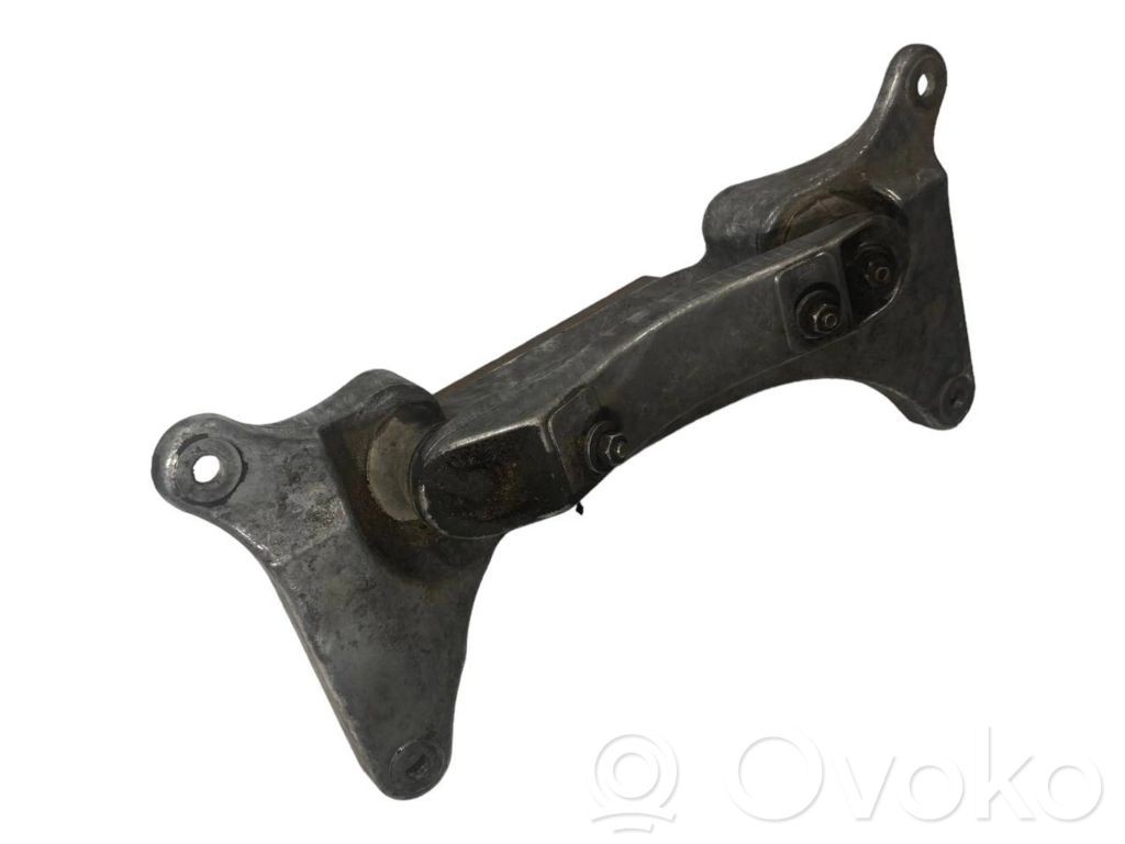 Pārnesumkārbas stiprinājuma kronšteins