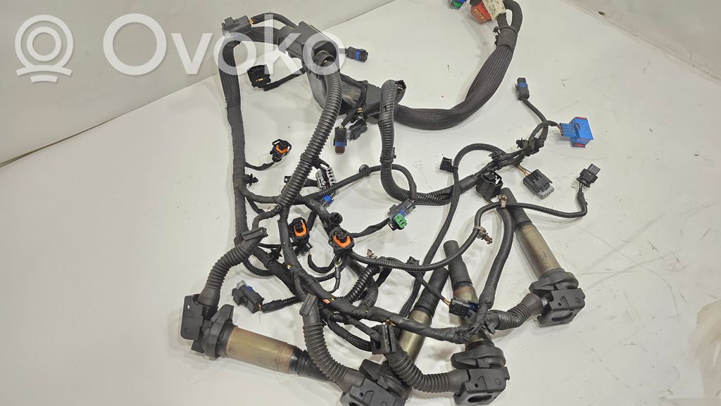 Dzinēja vadu instalācija