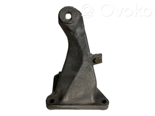 Engine mounting bracket