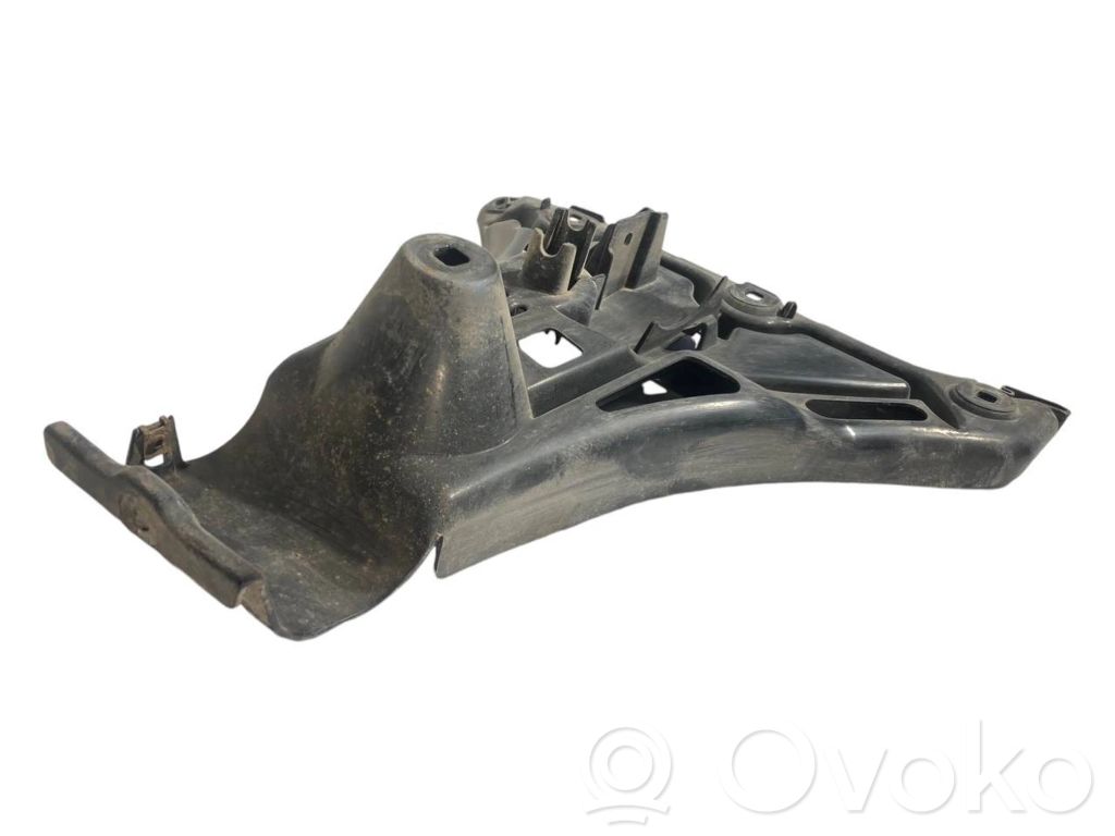 Rear bumper mounting bracket
