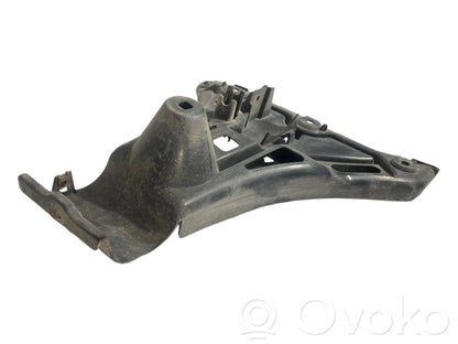 Rear bumper mounting bracket