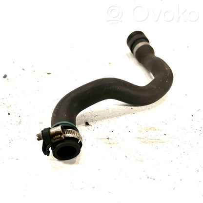 Caurulīte (-es) / šļūtene (-es)