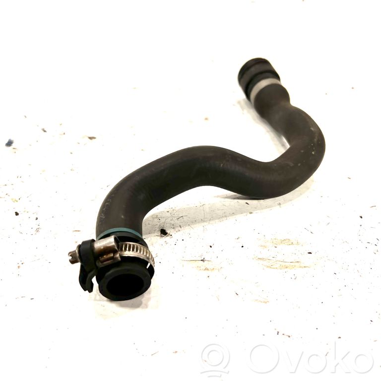 Caurulīte (-es) / šļūtene (-es)