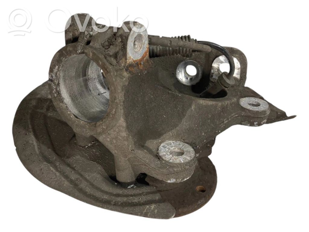 Priekšējā riteņa rumbas vārpstas šarnīrs (stupica, capfa)