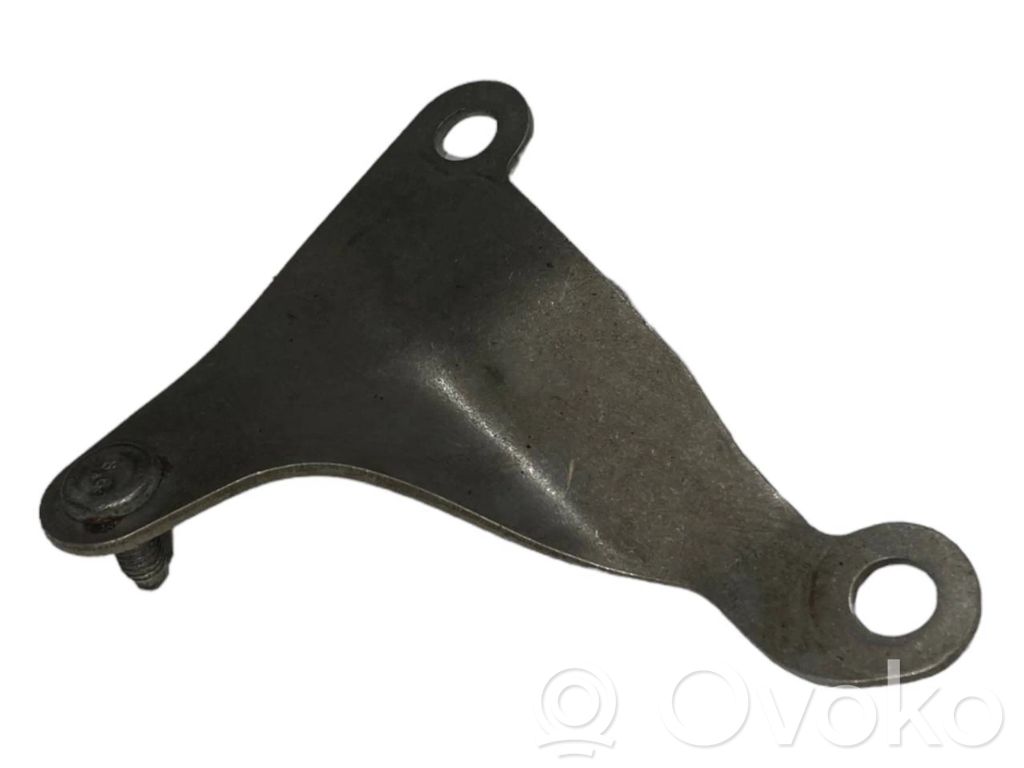 Izpūtēja turētājs