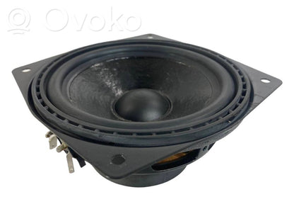 Speaker(s) in the rear window