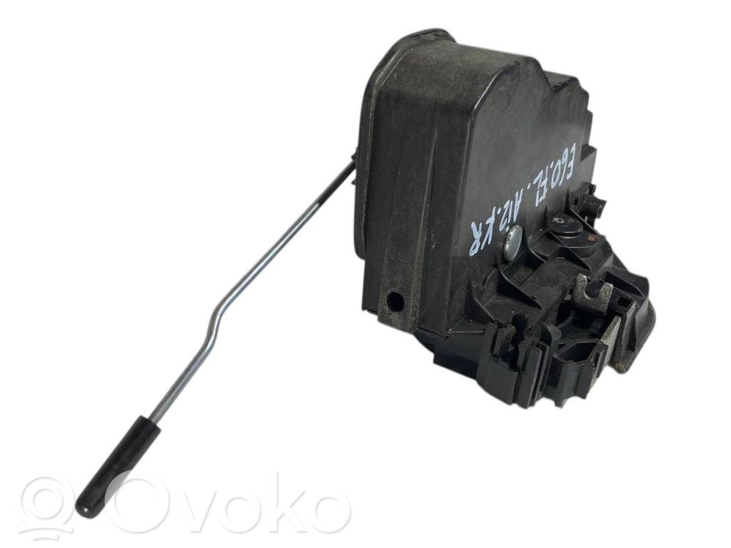 Aizmugurē slēdzene