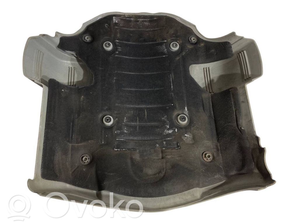 Engine cover (decorative trim)