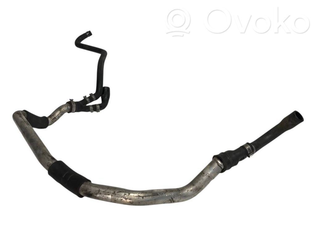 Caurulīte (-es) / šļūtene (-es)