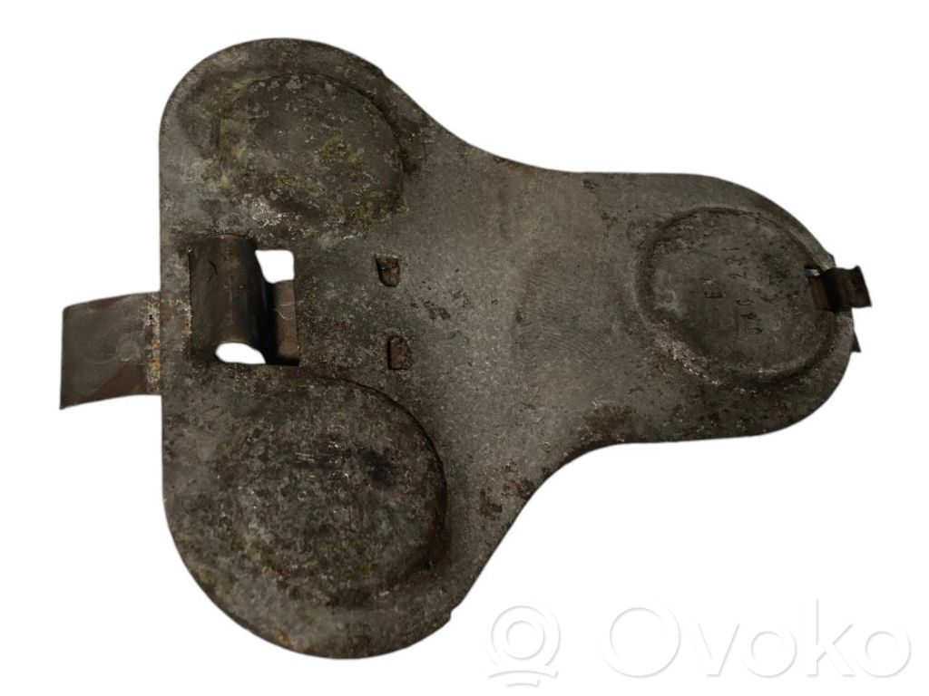 Cita veida dzinēja nodalījuma detaļa