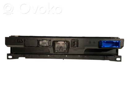 Gaisa kondicioniera / klimata kontroles / salona apsildes vadības bloks (salonā)