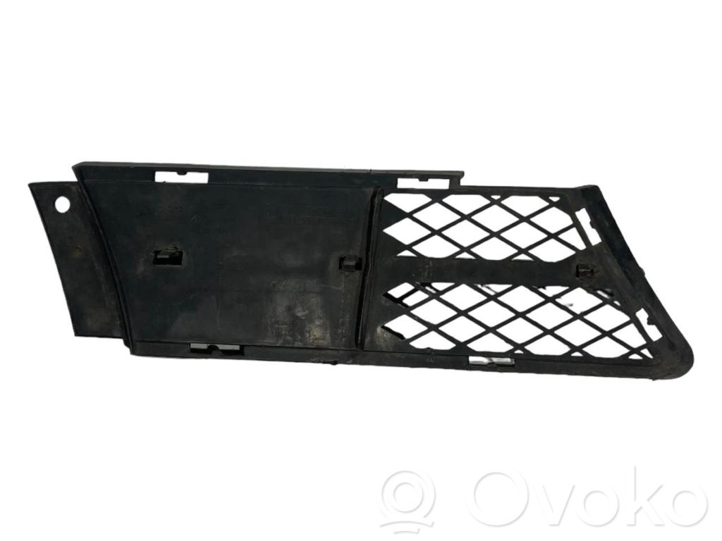 Lower grille (three-piece)