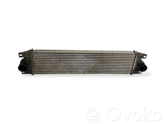 Starpdzesētāja radiators