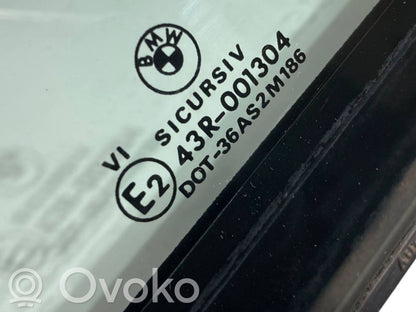 Mazais stikls "A" aizmugurējās durvīs