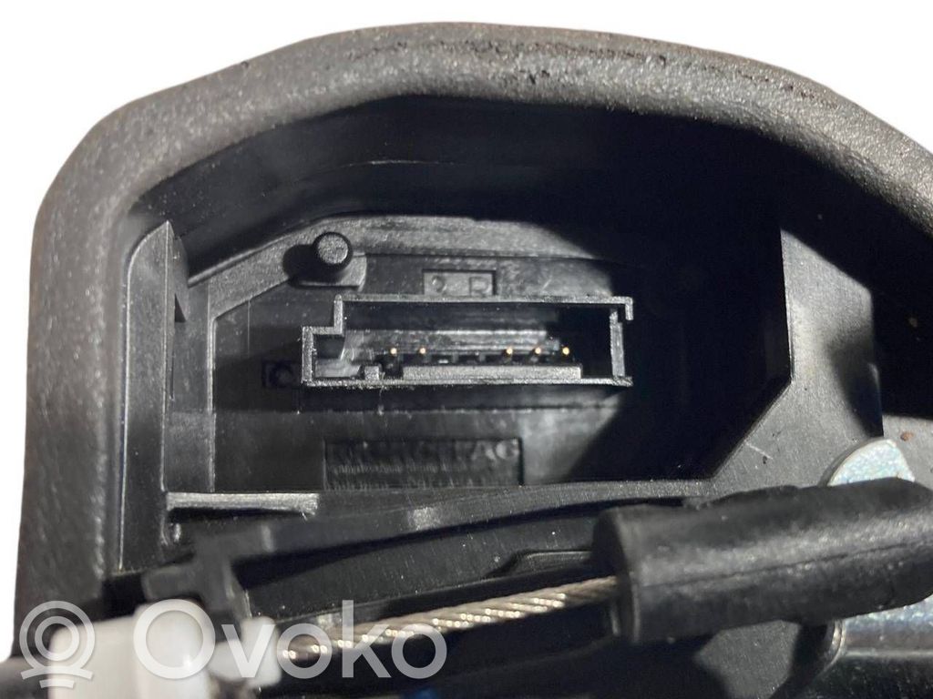 Aizmugurē slēdzene