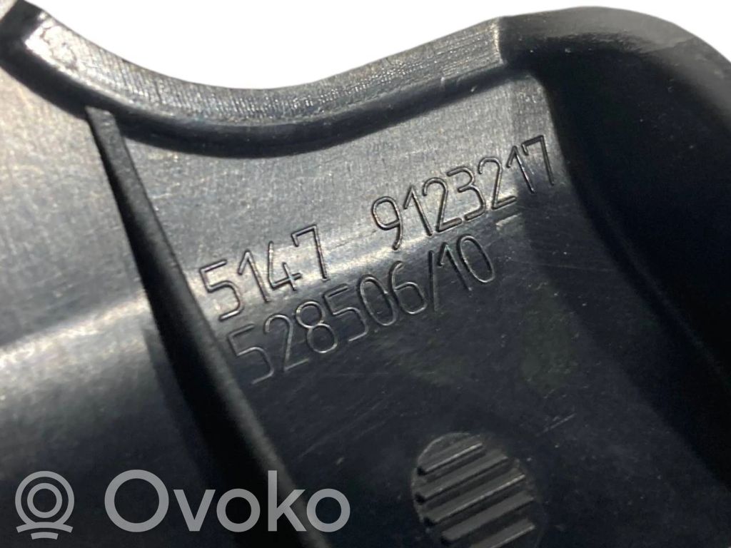 Cita veida salona detaļa