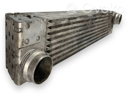 Starpdzesētāja radiators