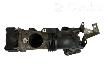 Caurulīte (-es) / šļūtene (-es)