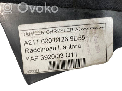 Sānu dekoratīvā apdare pie aizmugurējā sēdekļa (apakšdaļa)