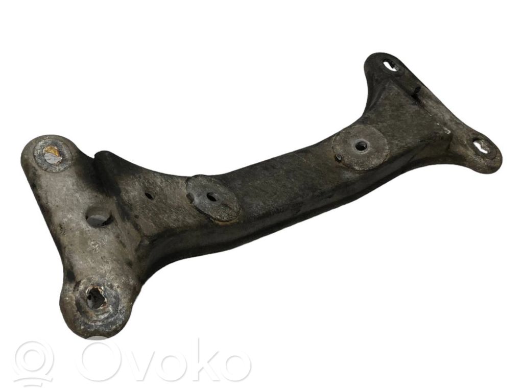 Dzinēja nostiprināšanas stiprinājums-kronšteins