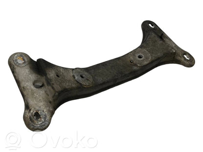 Dzinēja nostiprināšanas stiprinājums-kronšteins