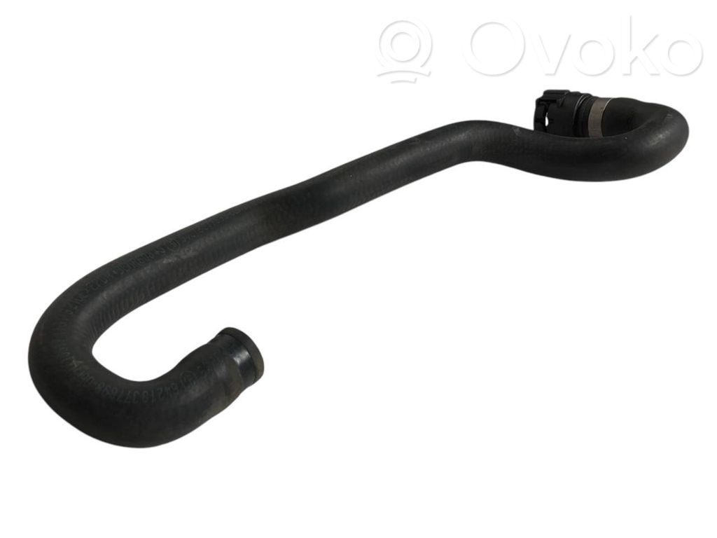 Caurulīte (-es) / šļūtene (-es)