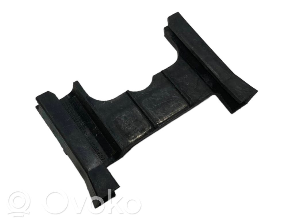 Aizmugurējā bufera montāžas kronšteins