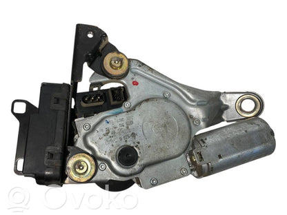 Aizmugurējā loga tīrītāja motoriņš