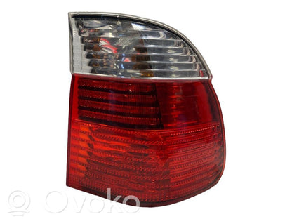 Aizmugurējais lukturis virsbūvē