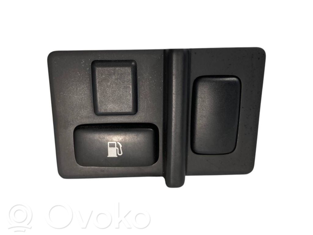 Degvielas tvertnes atvēršanas slēdzis